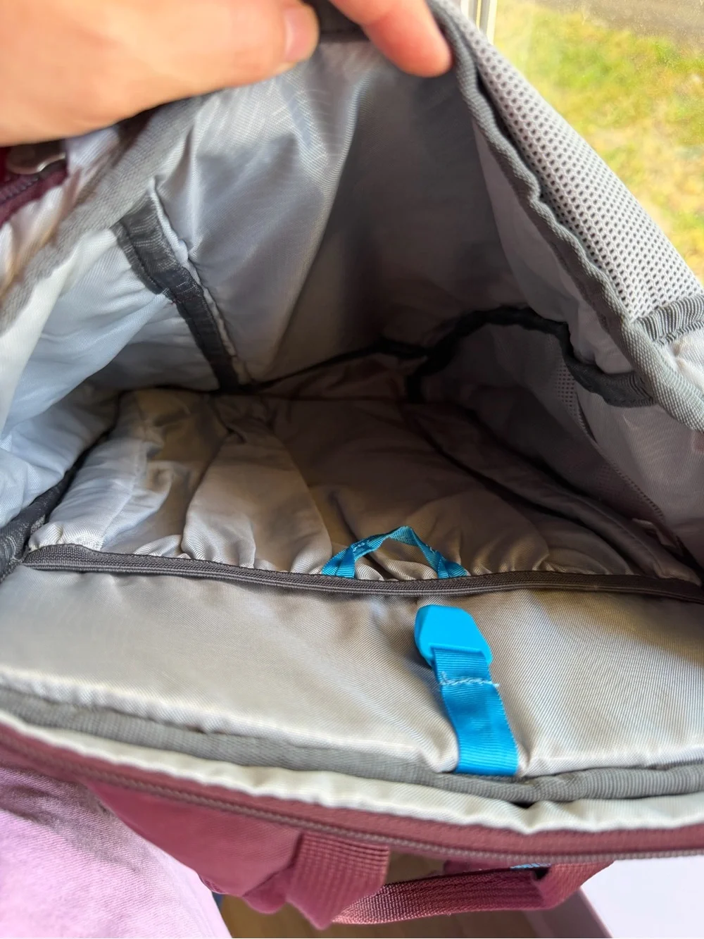 NWOT REI Maroon Ruckpack 18L Camping Hiking Backpack with Turquoise Accents